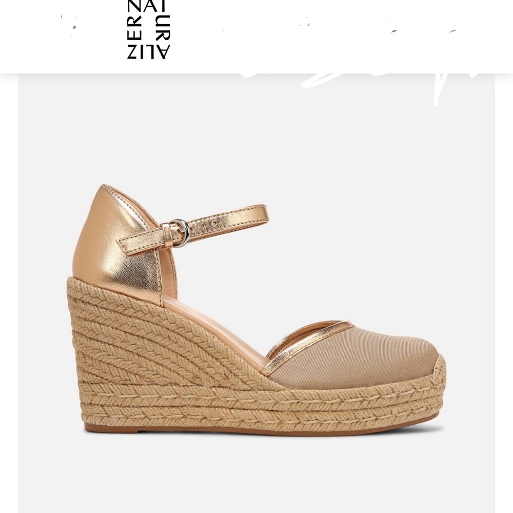 New Naturalized wedge sandals  size 9